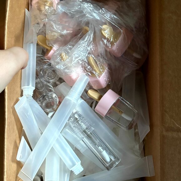 Lip gloss tubes - Picture 2 of 3